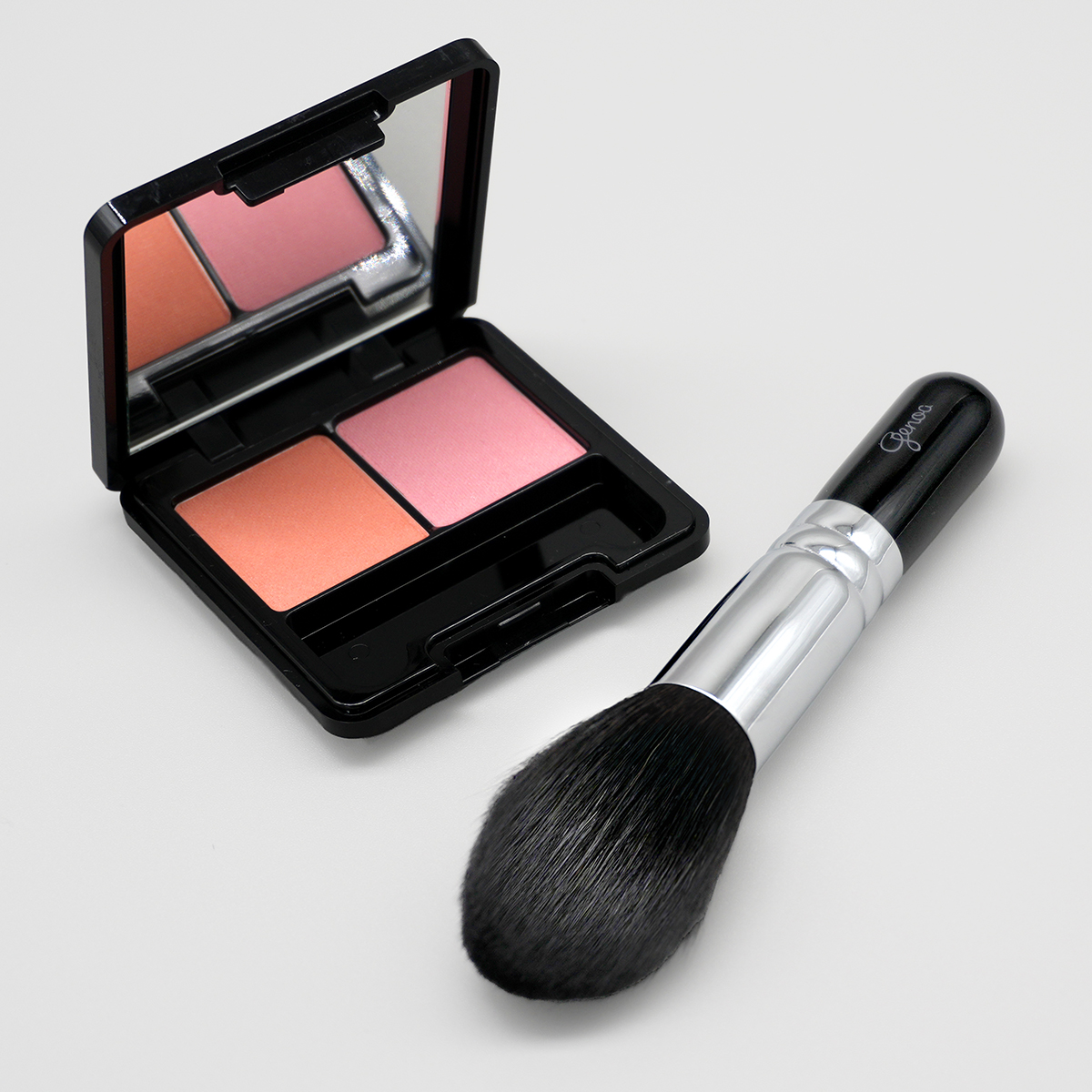 【発売記念巾着付】チークブラシ